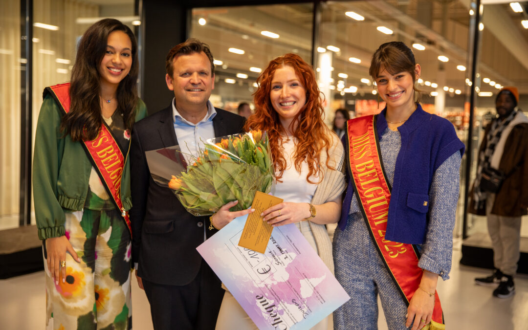 35 kandidaten lopen naast Miss België op de catwalk in A12 Shopping