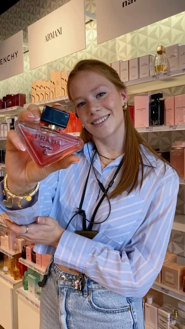 Inspiratie voor een frisse lentegeur🌷

Laura werkt bij @iciparisxl_schelle 🌸 Haar favoriete lentegeur is de Paradoxe Intense van Prada. 

Benieuwd? Kom deze Eau de Parfum en vele andere geuren ontdekken bij ICI PARIS XL in A12 Shopping!