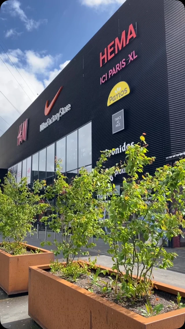 Tot morgen! 👋

Onze winkels zijn vandaag gesloten. We verwelkomen je graag morgen opnieuw voor een gezellig, zonnig shoppingmoment. 

Geniet van deze feestdag! 

#a12shopping #winkelcentrum #winkelen #shoppen #retail #a12 #schelle #rupelstreek #antwerpen